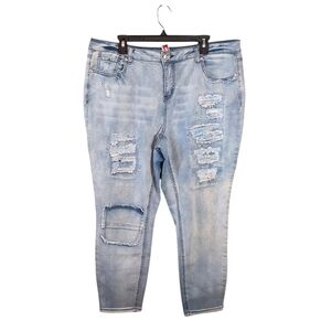 Revolt Distressed Light wash Ankle Jeans Size 20